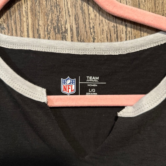 NFL Team Apparel Las Vegas Raiders Women’s shirt - Picture 3 of 4